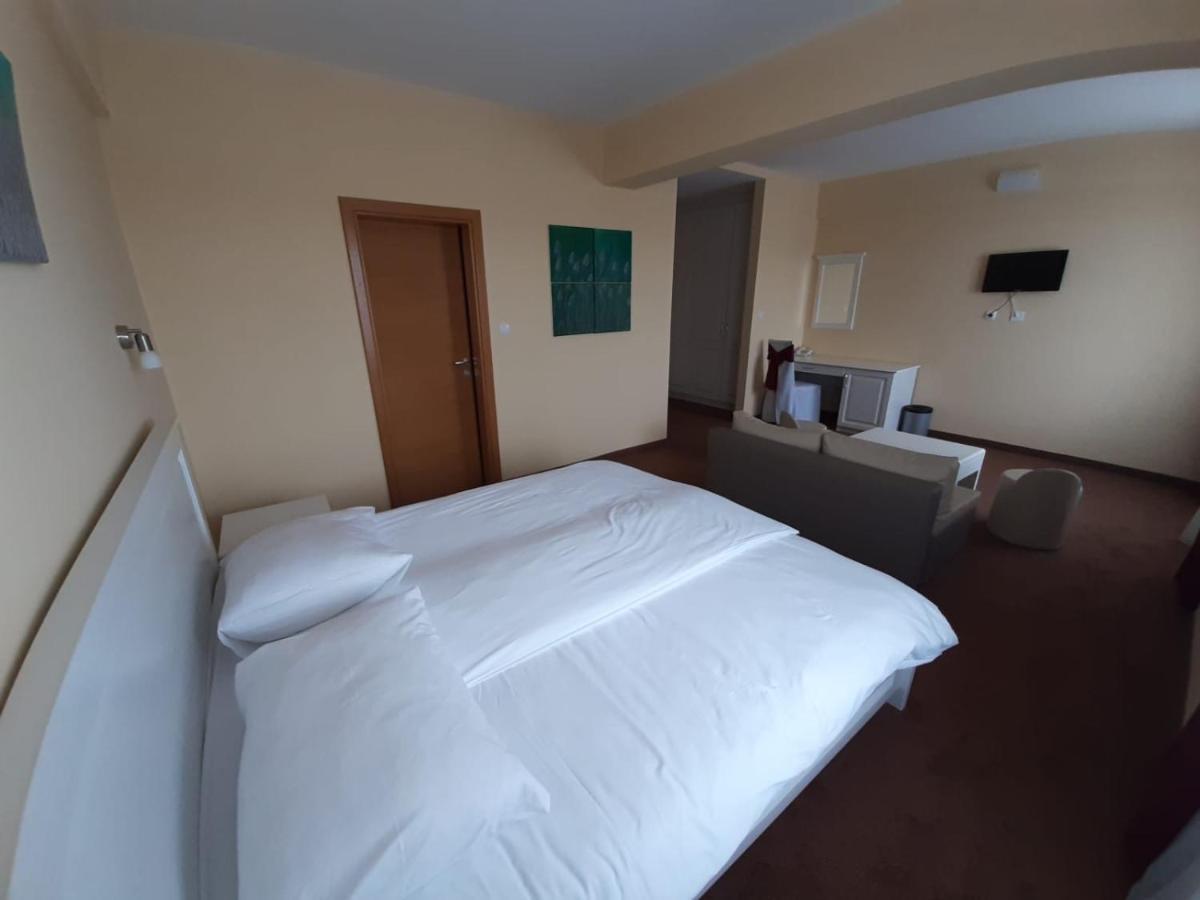 Hotel Garic Garesnica Екстериор снимка