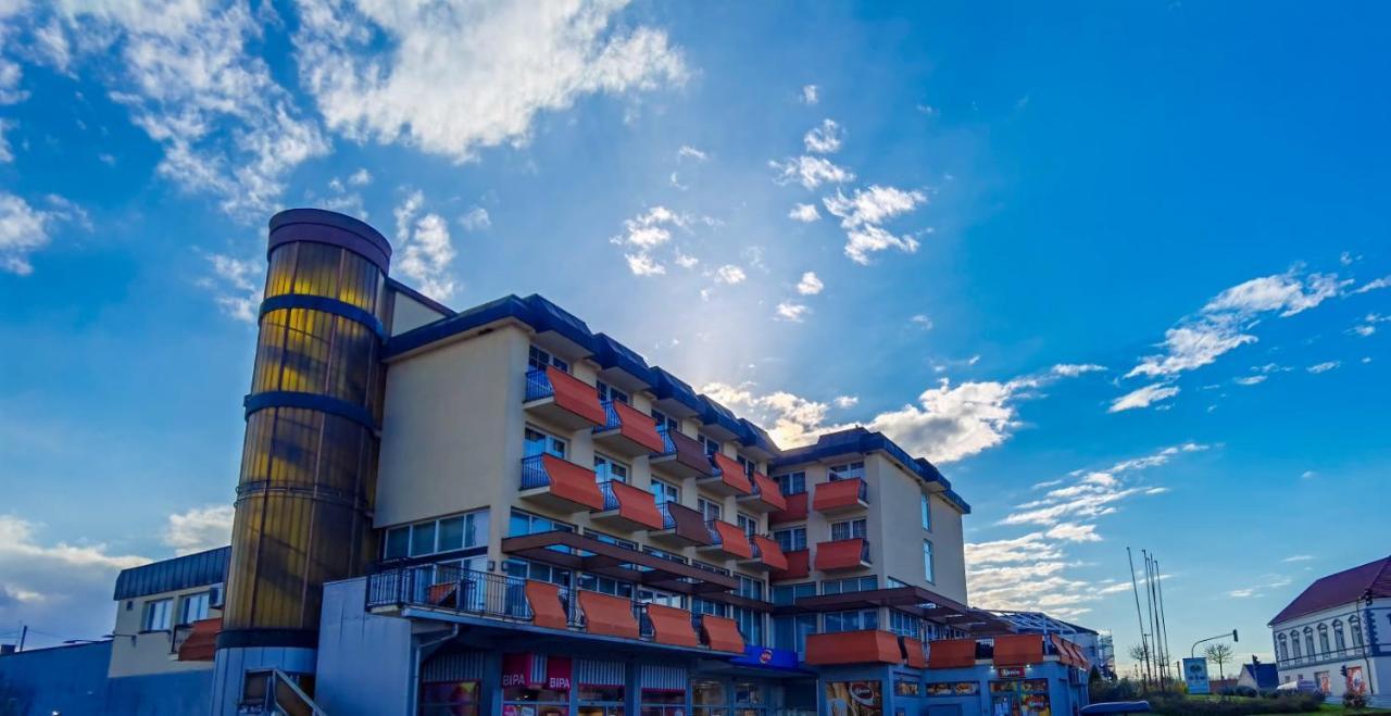 Hotel Garic Garesnica Екстериор снимка