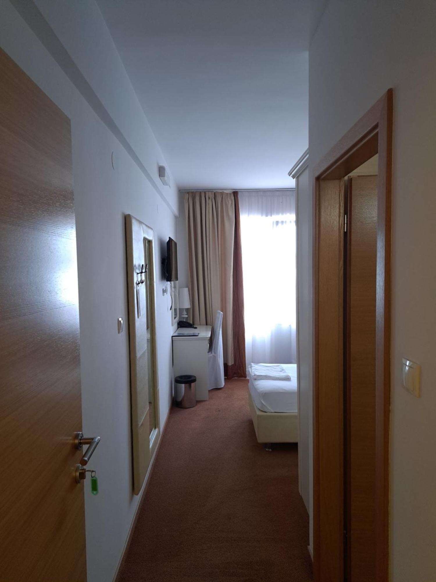Hotel Garic Garesnica Екстериор снимка