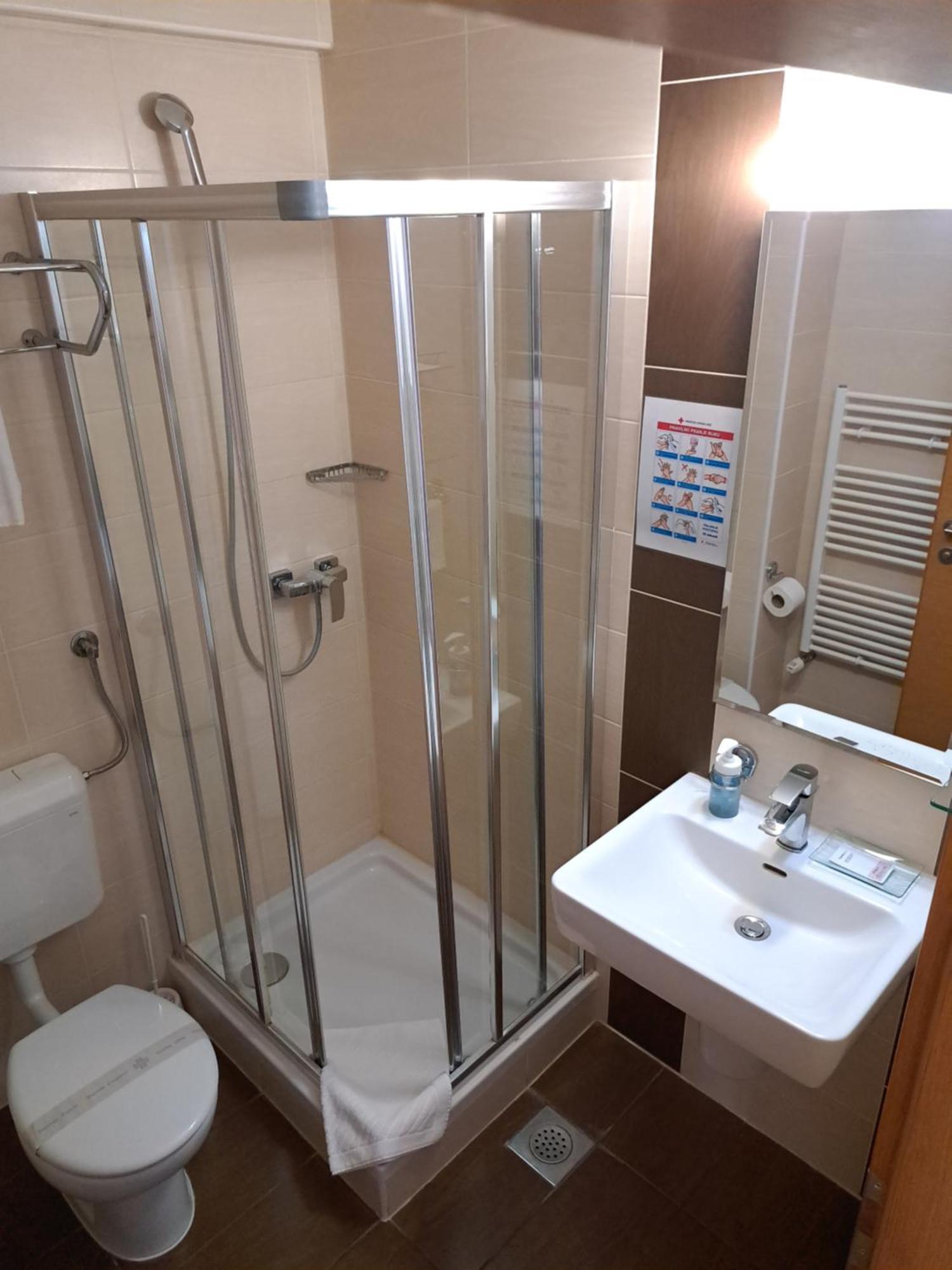 Hotel Garic Garesnica Екстериор снимка